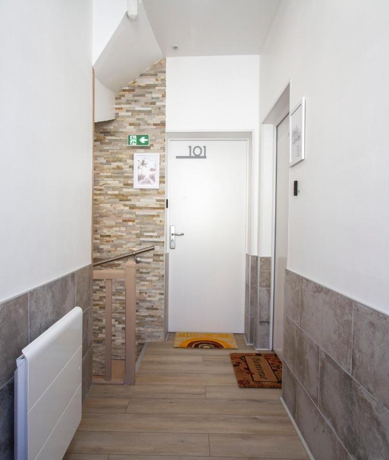 Soleil D'Ete - Netflix & Wifi - Balcon - Climatisation - Parking Gratuit - Check-In 24H24 - Emplacement Velos - Goodmarning Chalons en Champagne Bagian luar foto