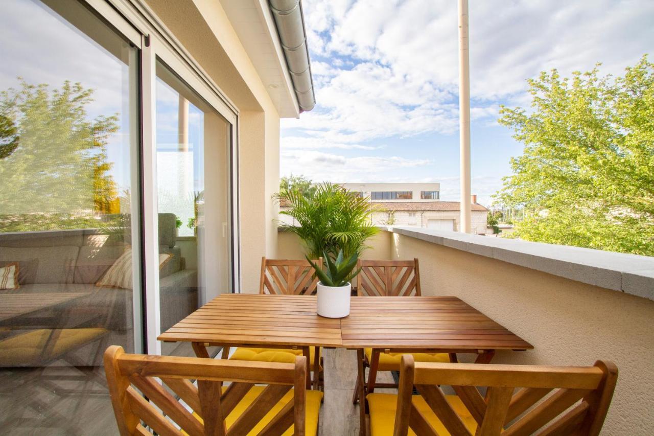 Soleil D'Ete - Netflix & Wifi - Balcon - Climatisation - Parking Gratuit - Check-In 24H24 - Emplacement Velos - Goodmarning Chalons en Champagne Bagian luar foto