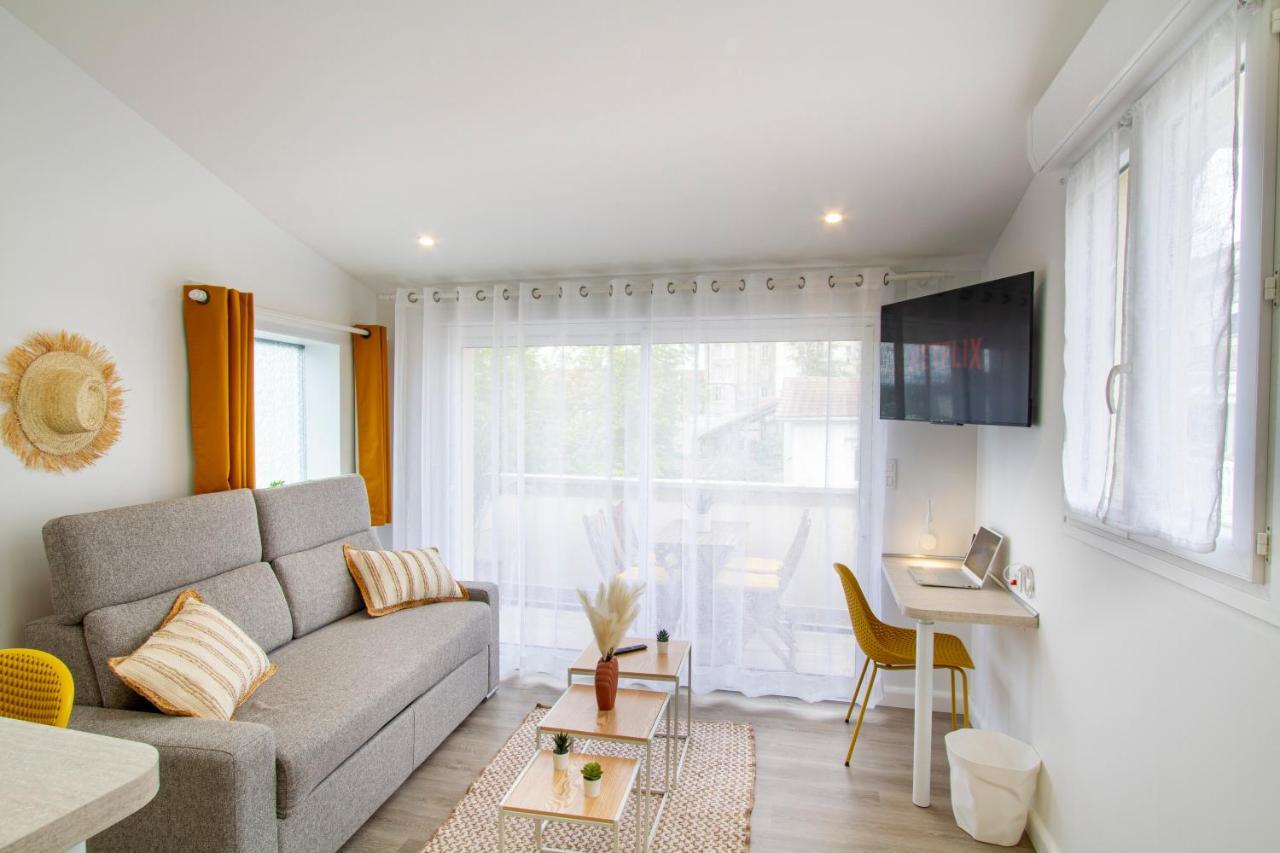 Soleil D'Ete - Netflix & Wifi - Balcon - Climatisation - Parking Gratuit - Check-In 24H24 - Emplacement Velos - Goodmarning Chalons en Champagne Bagian luar foto