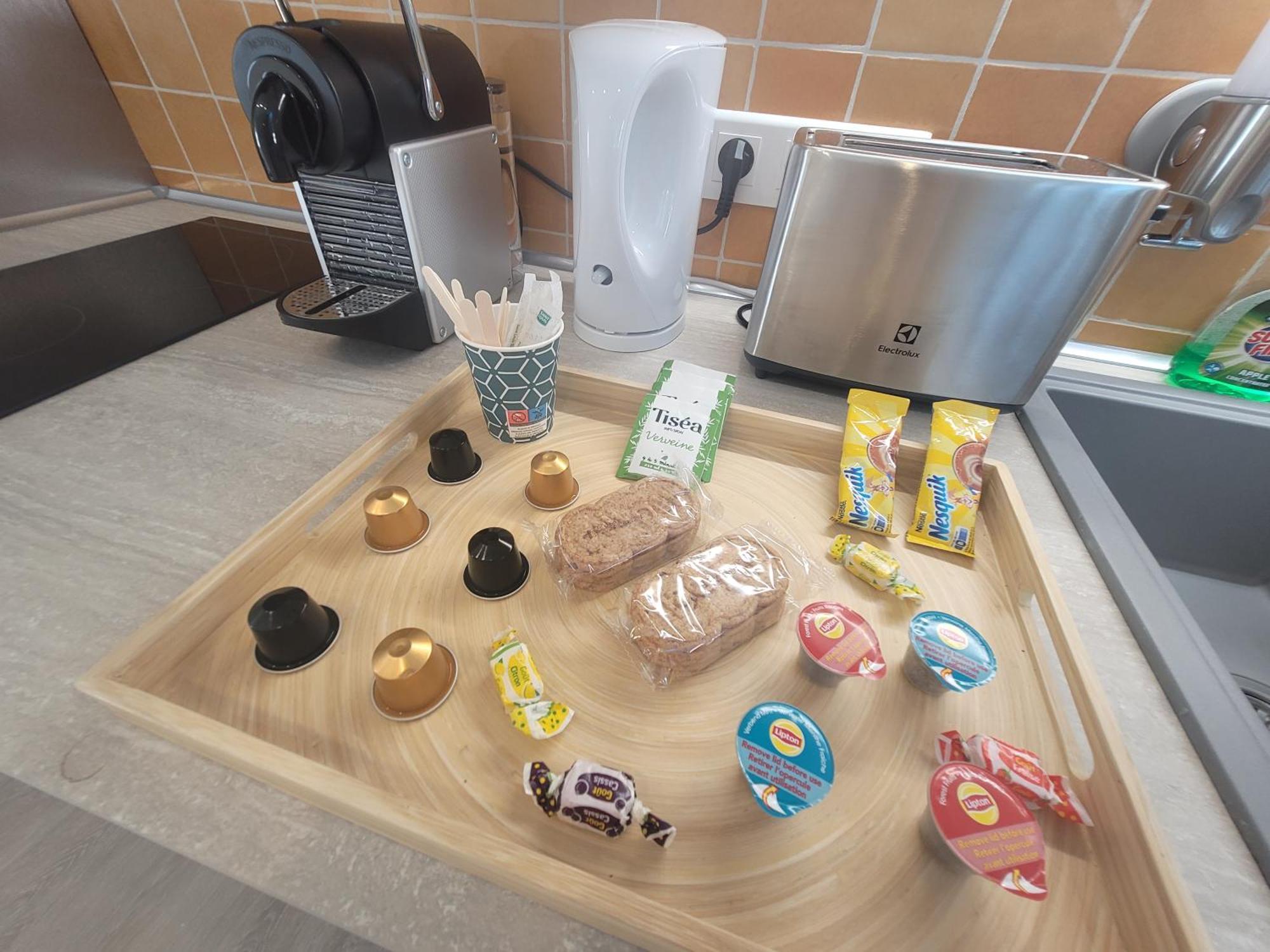 Soleil D'Ete - Netflix & Wifi - Balcon - Climatisation - Parking Gratuit - Check-In 24H24 - Emplacement Velos - Goodmarning Chalons en Champagne Bagian luar foto