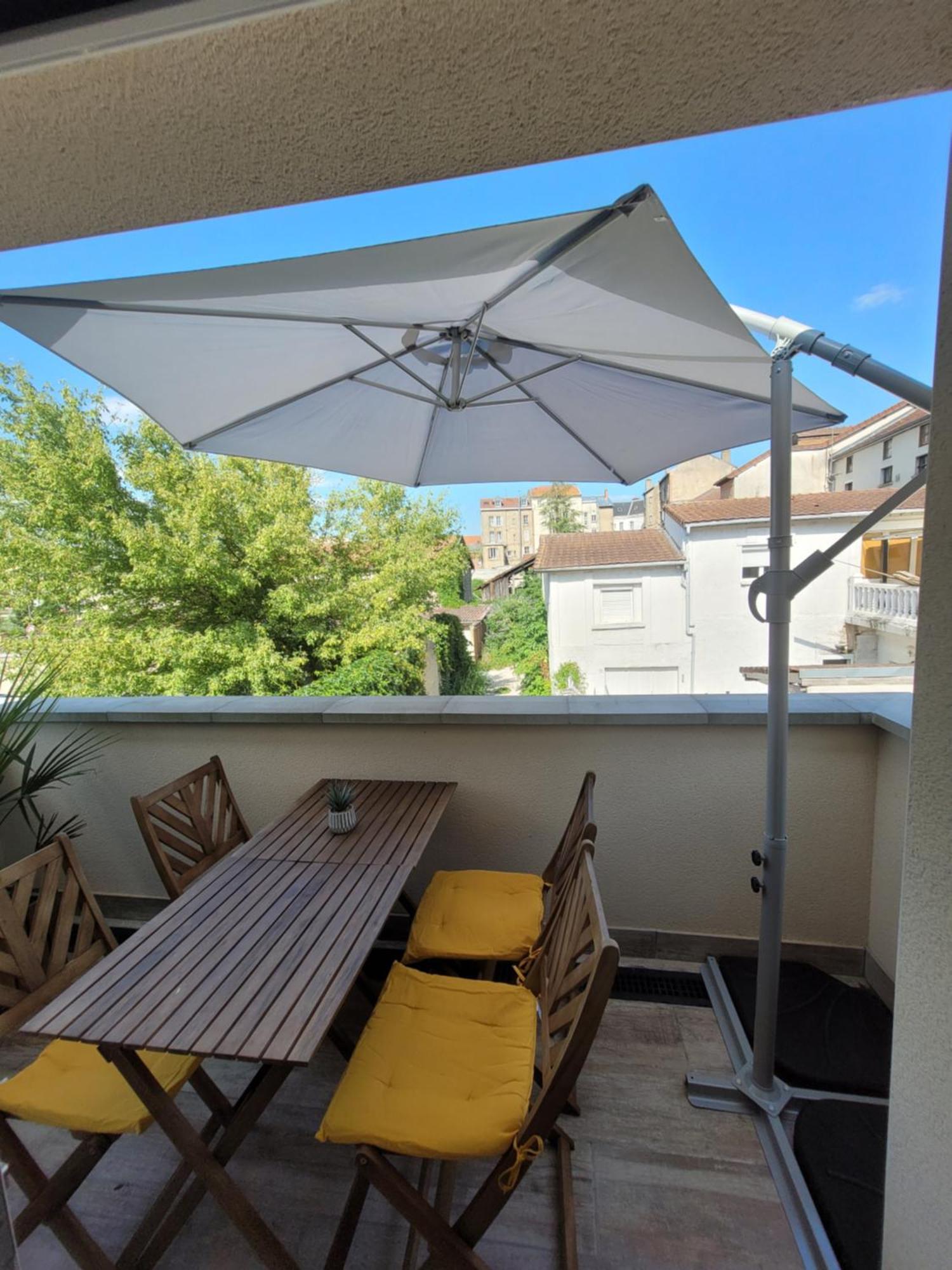 Soleil D'Ete - Netflix & Wifi - Balcon - Climatisation - Parking Gratuit - Check-In 24H24 - Emplacement Velos - Goodmarning Chalons en Champagne Bagian luar foto